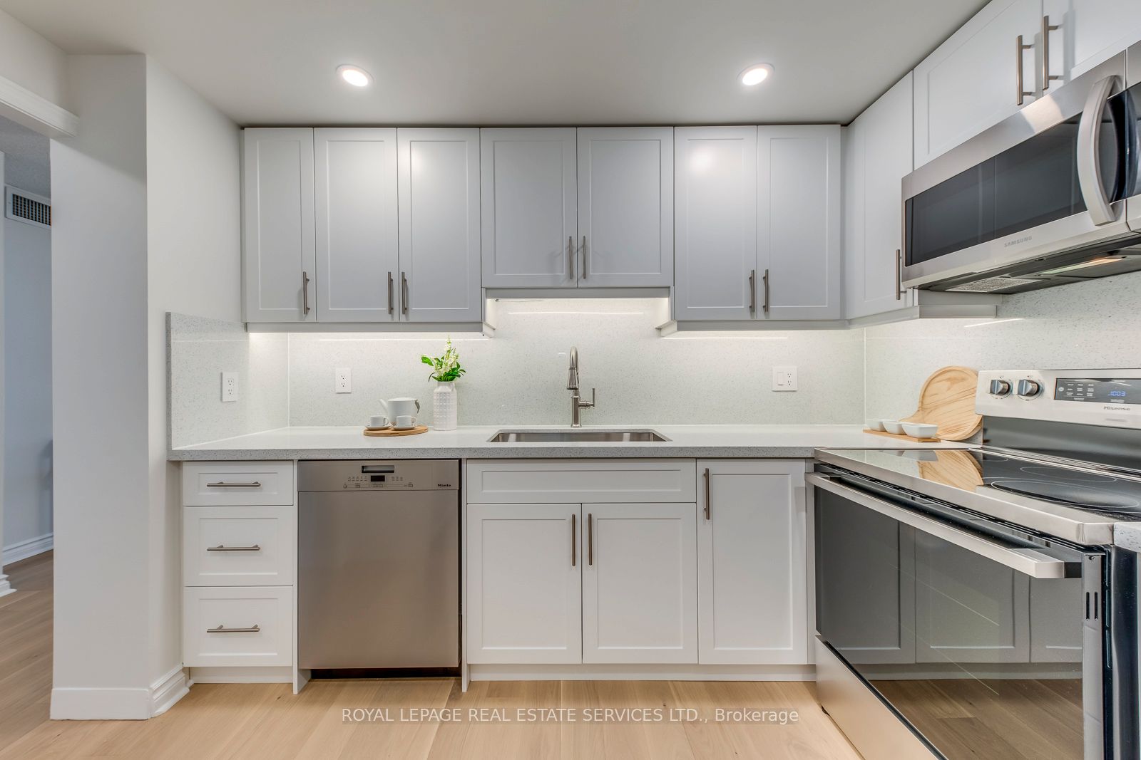 Additional image 6 of 403-1 Ripley Avenue, Toronto, ON, M6S 4Z6