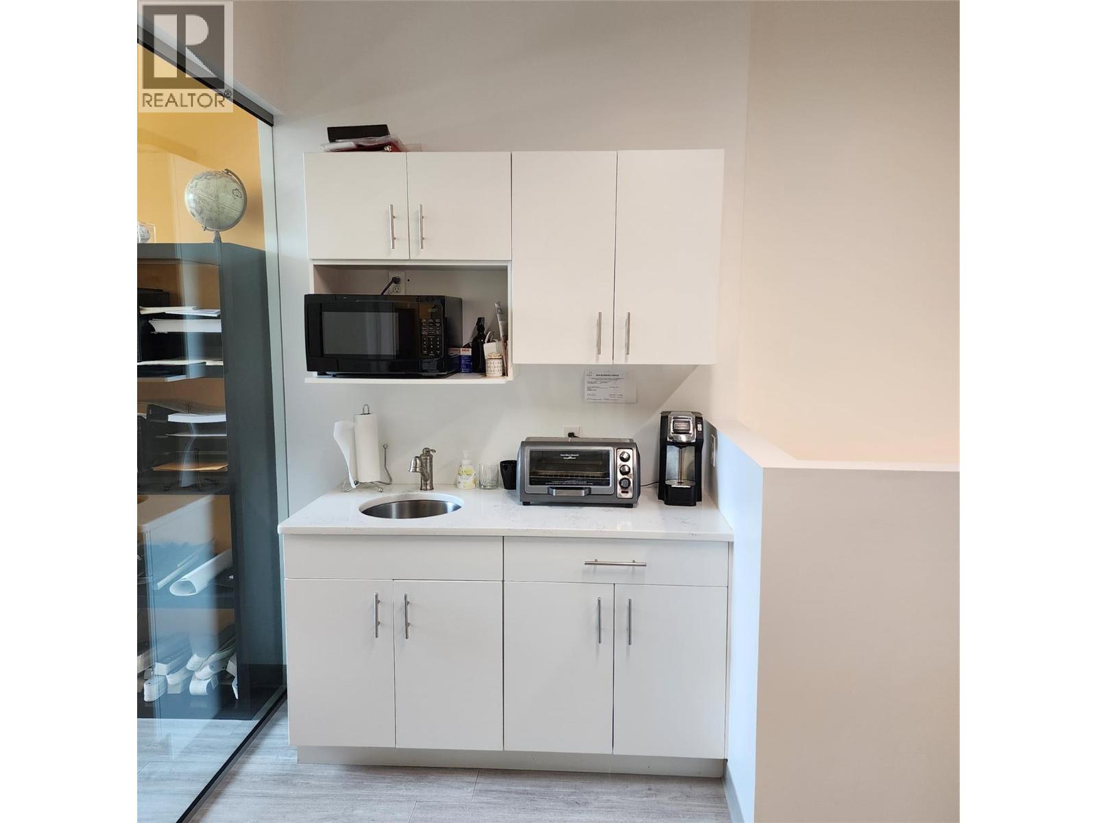 Additional image 5 of 205-1625 Dilworth Drive, Kelowna, BC, V1Y8M4