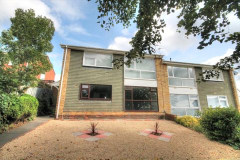 Hillhead Parkway, Chapel House, Newcastle Upon Tyne NE5