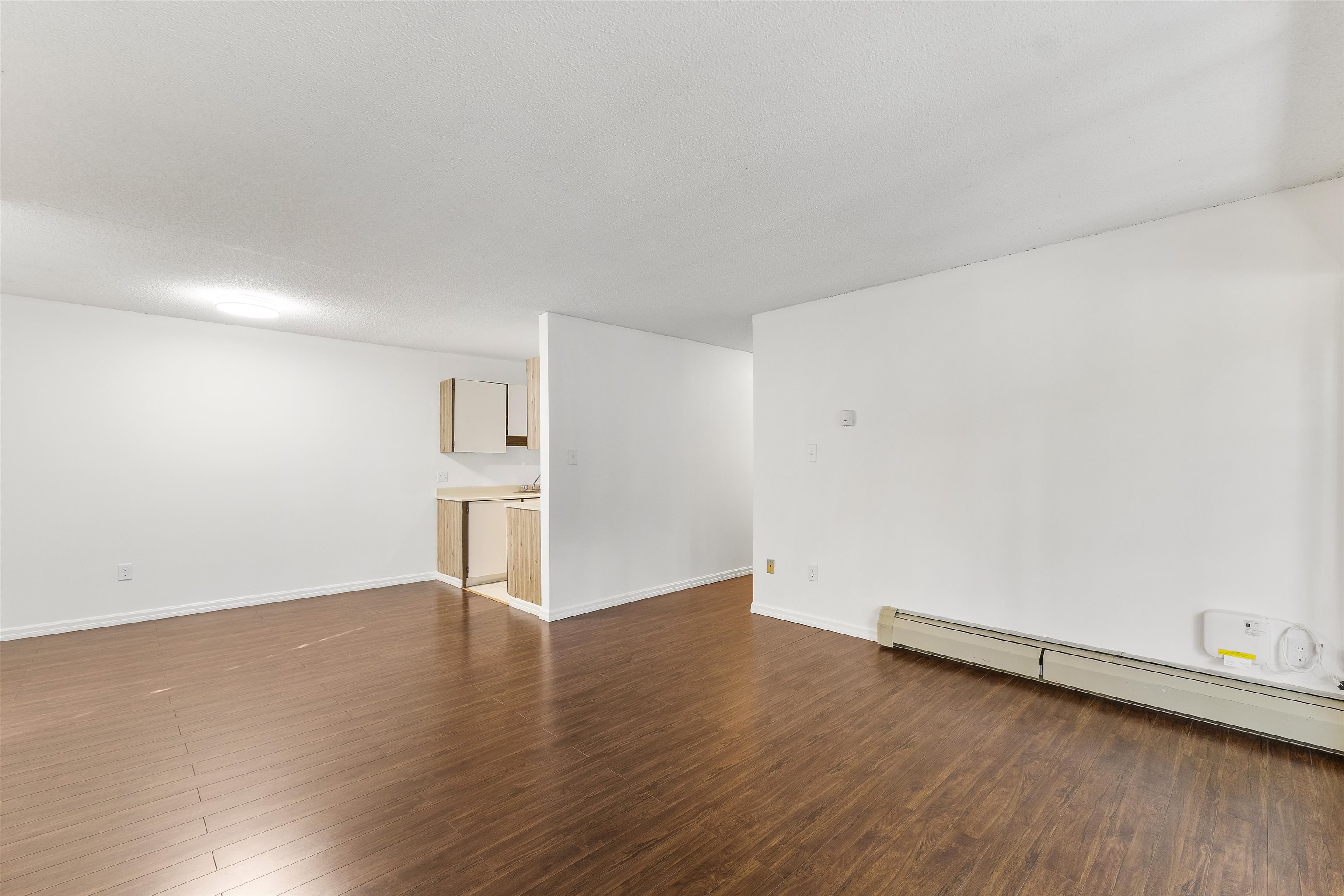 Additional image 6 of 302-14925 100 Avenue, Surrey, BC, V3R 1J6
