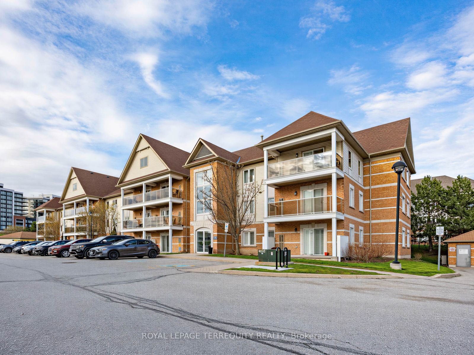 102-124 Aspen Springs Drive, Clarington, ON, L1C 0G8
