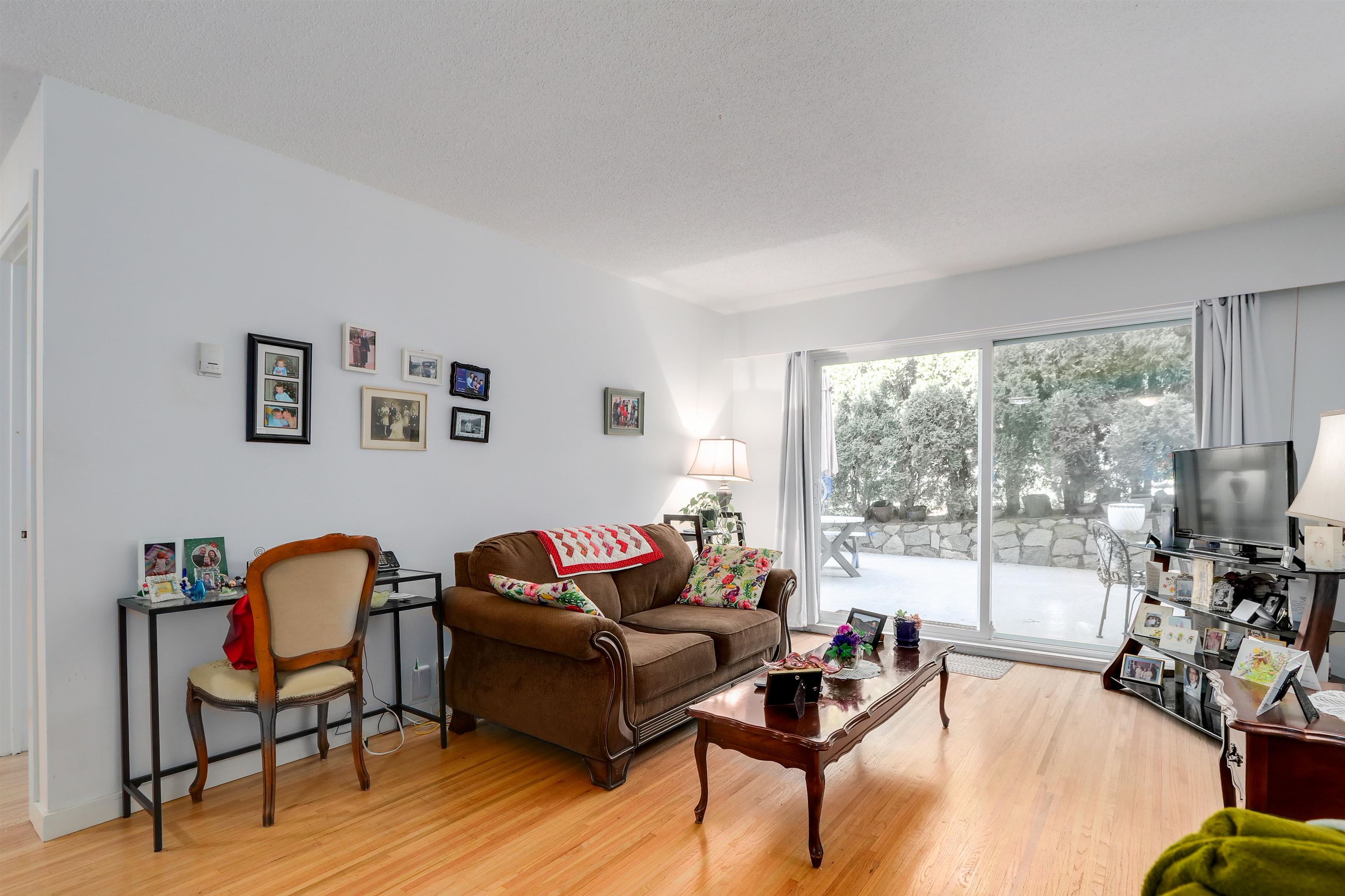 Additional image 2 of 104-135 21st Street W, North Vancouver, BC, V7M 1Z2