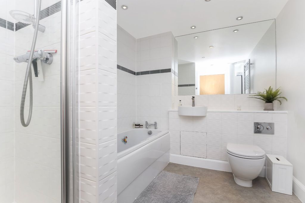 Additional image 9 of 3 bed flat for saleThread Street, Paisley, Renfrewshire PA1