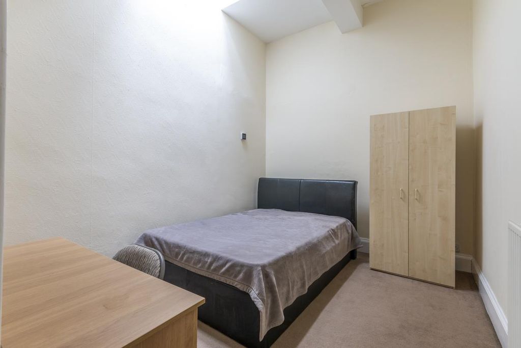 Additional image 16 of 7 bed shared accommodation to rentBernard Terrace, Edinburgh EH8