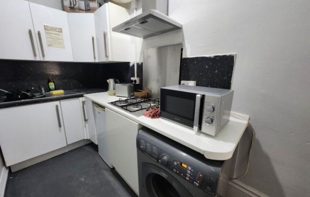 Additional image 14 of 13 bed shared accommodation to rentLittle Horton Lane, Bradford BD5