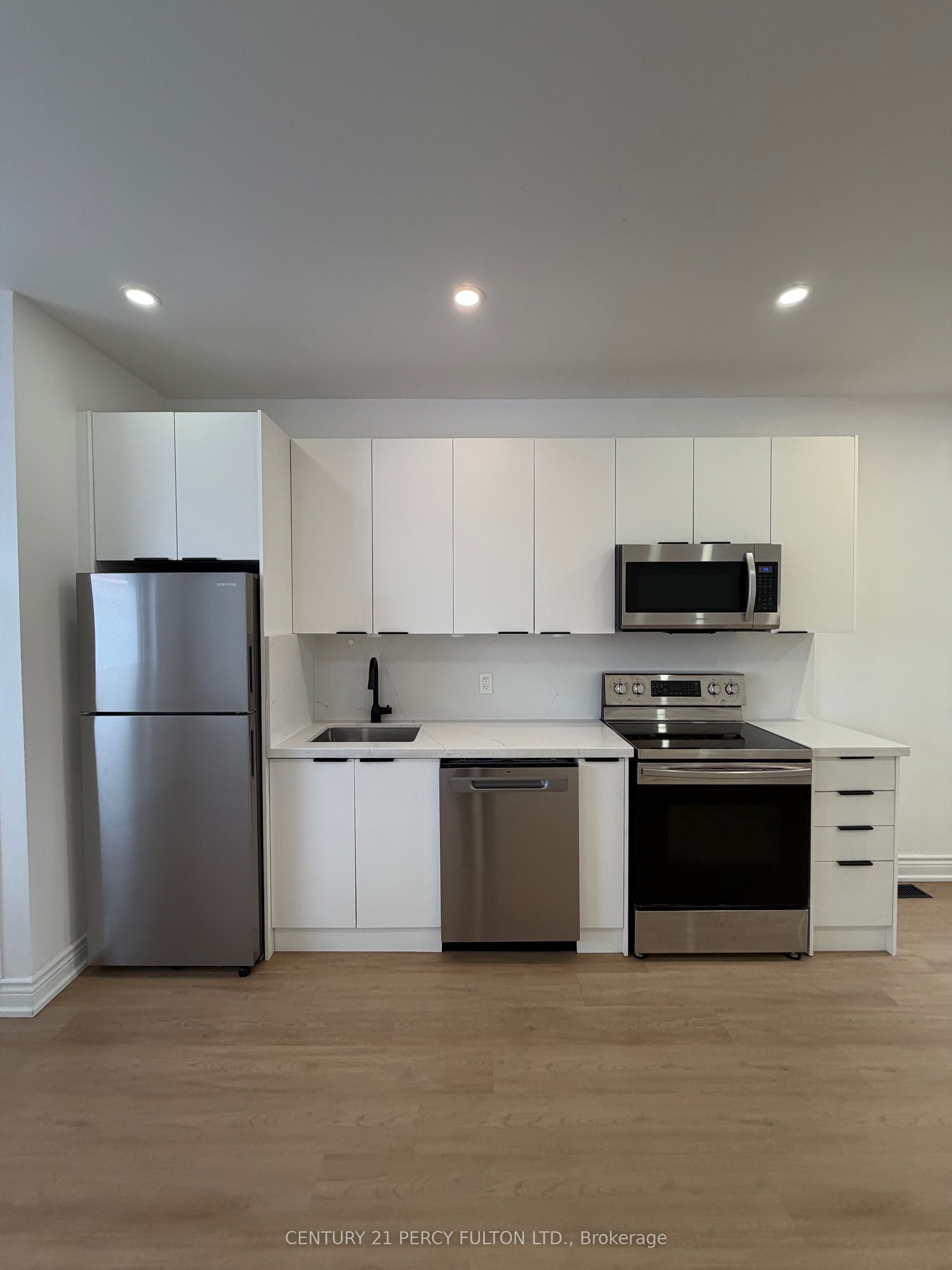 Additional image 4 of Main-382 Lansdowne Avenue, Toronto, ON, M6H 3Y3