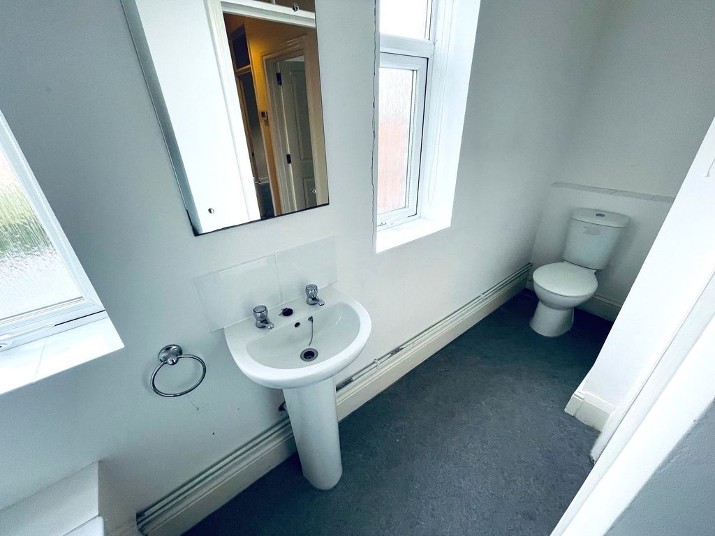 Additional image 5 of 2 bed flat to rentRugby House, Upper Chase Road, Malvern WR14