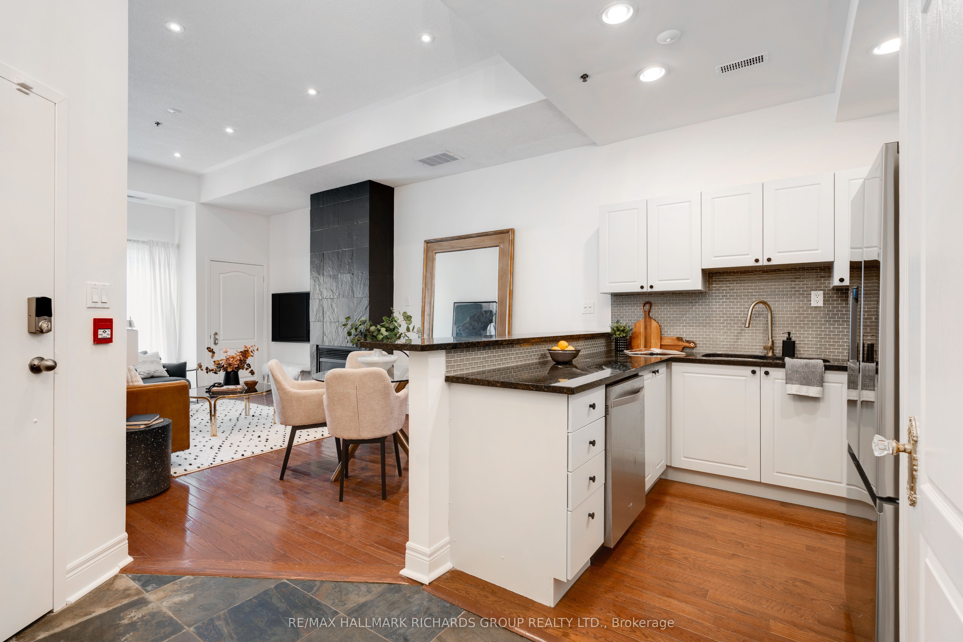 Additional image 2 of 101-325 Kingston Road, Toronto, ON, M4L 1T8