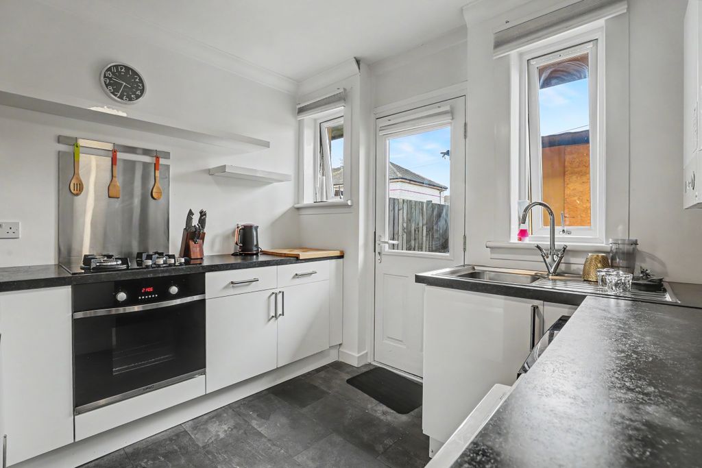 Additional image 8 of 2 bed flat for saleMcgregor Street, Clydebank G81