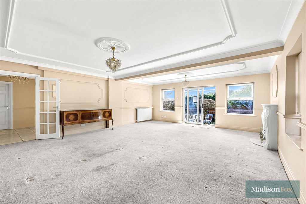 Additional image 5 of 3 bed flat for saleManor Road, Chigwell, Essex IG7