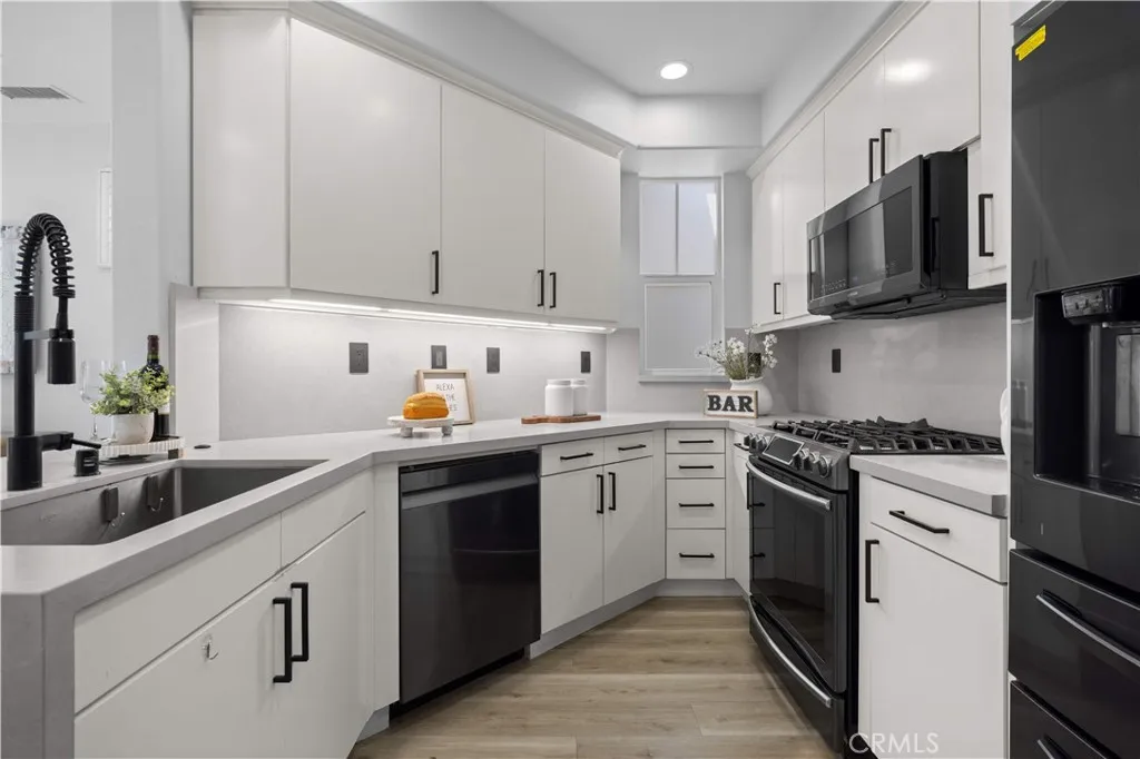 Additional image 64 of 328 Flyers Ln, Tustin, CA 92782