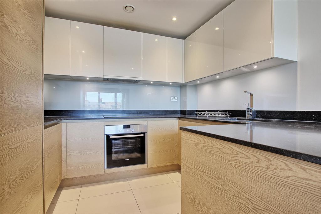 Additional image 2 of 1 bed flat for saleKingsley Walk, Cambridge CB5
