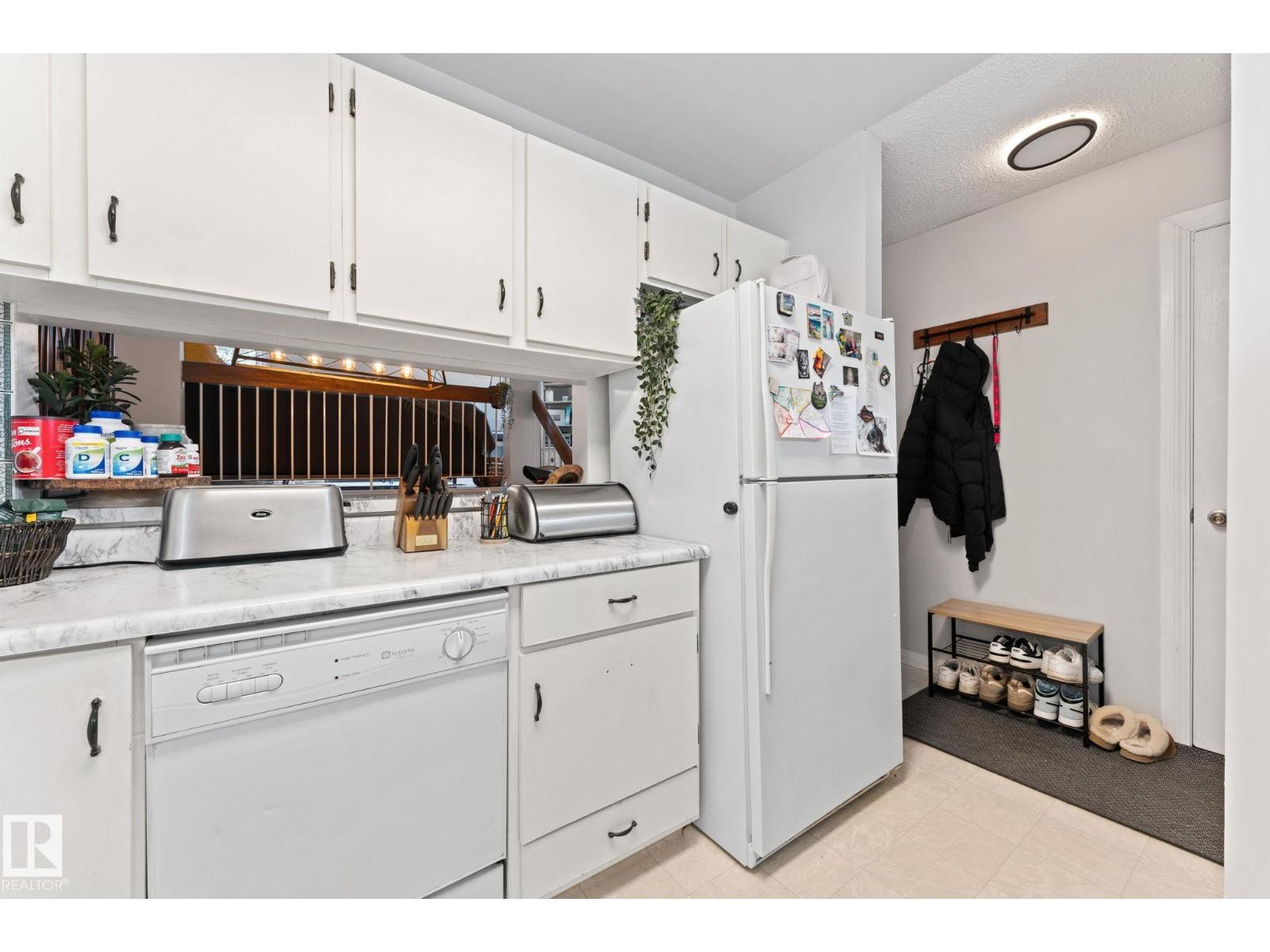 Additional image 5 of 6063 35a Avenue NW, Edmonton, AB, T6L1G7