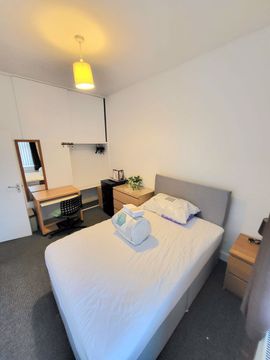 Blandford Road, Salford M6, Property to rent
