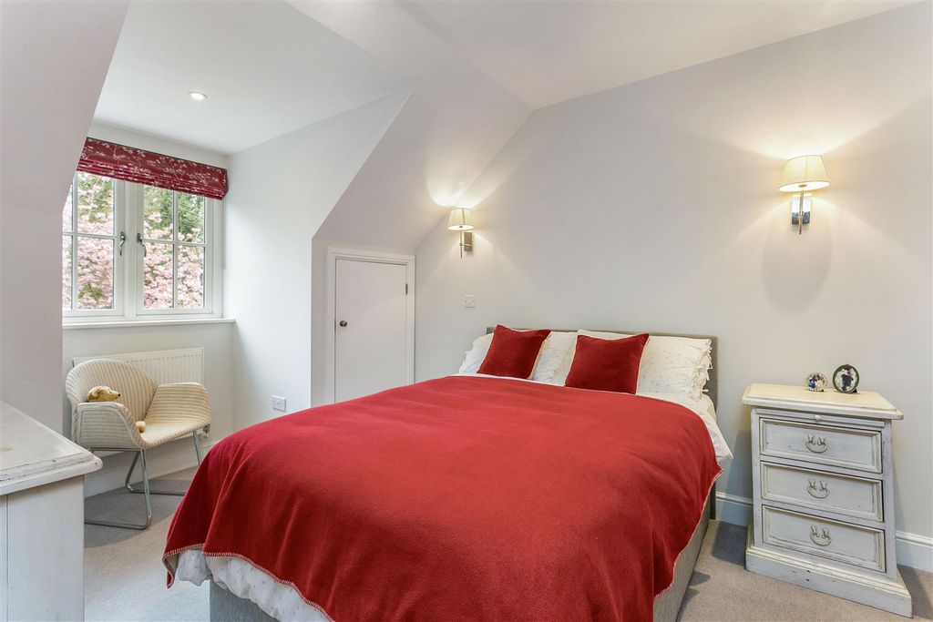 Additional image 12 of 3 bed detached house for saleCherry Garden Lane, Maidenhead SL6