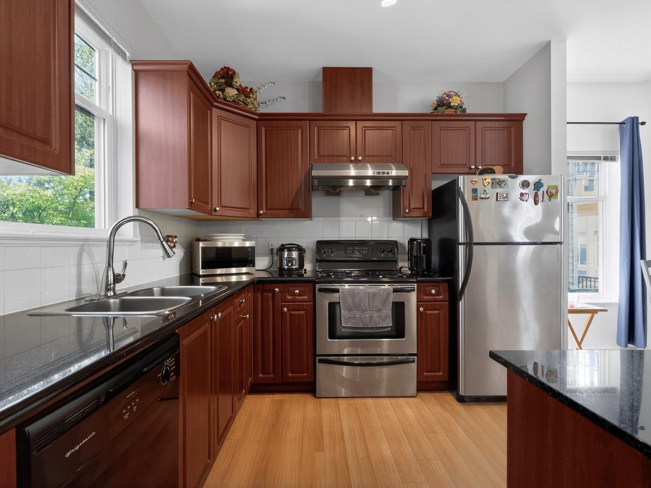 Additional image 5 of 2-15518 103a Avenue, Surrey, BC, V3R 1N7