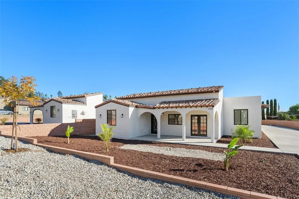4465 Gilchrist Drive, Riverside, CA 92505 photo 2