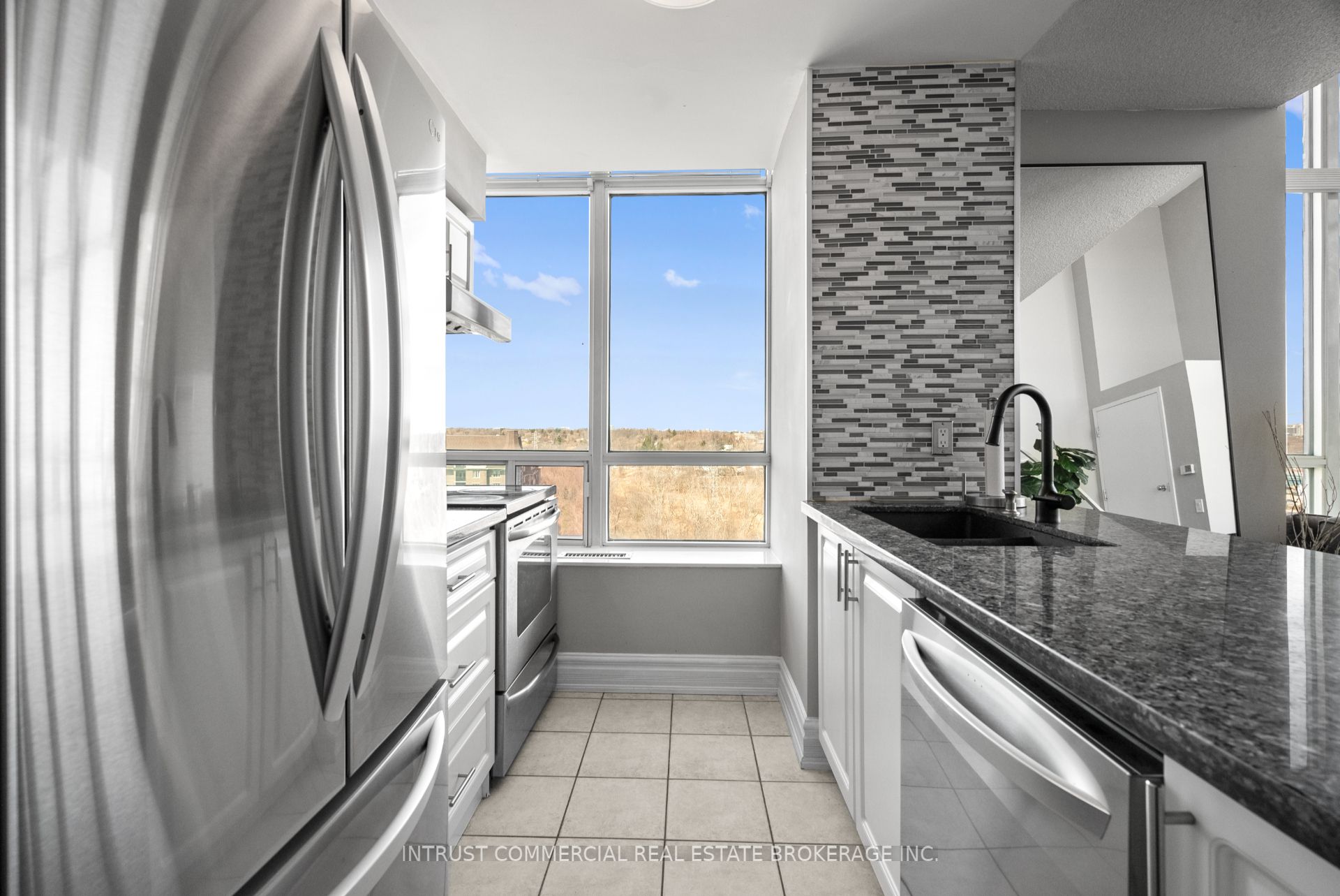 Additional image 6 of 627-250 Manitoba Street, Toronto, ON, M8Y 4G8