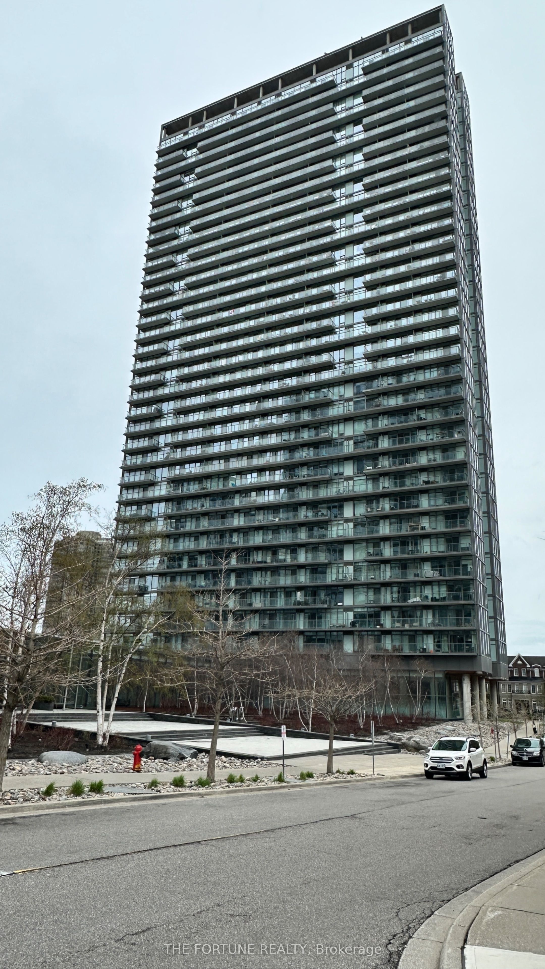 3213-105 The Queensway Avenue, Toronto, ON, M6S 2A2