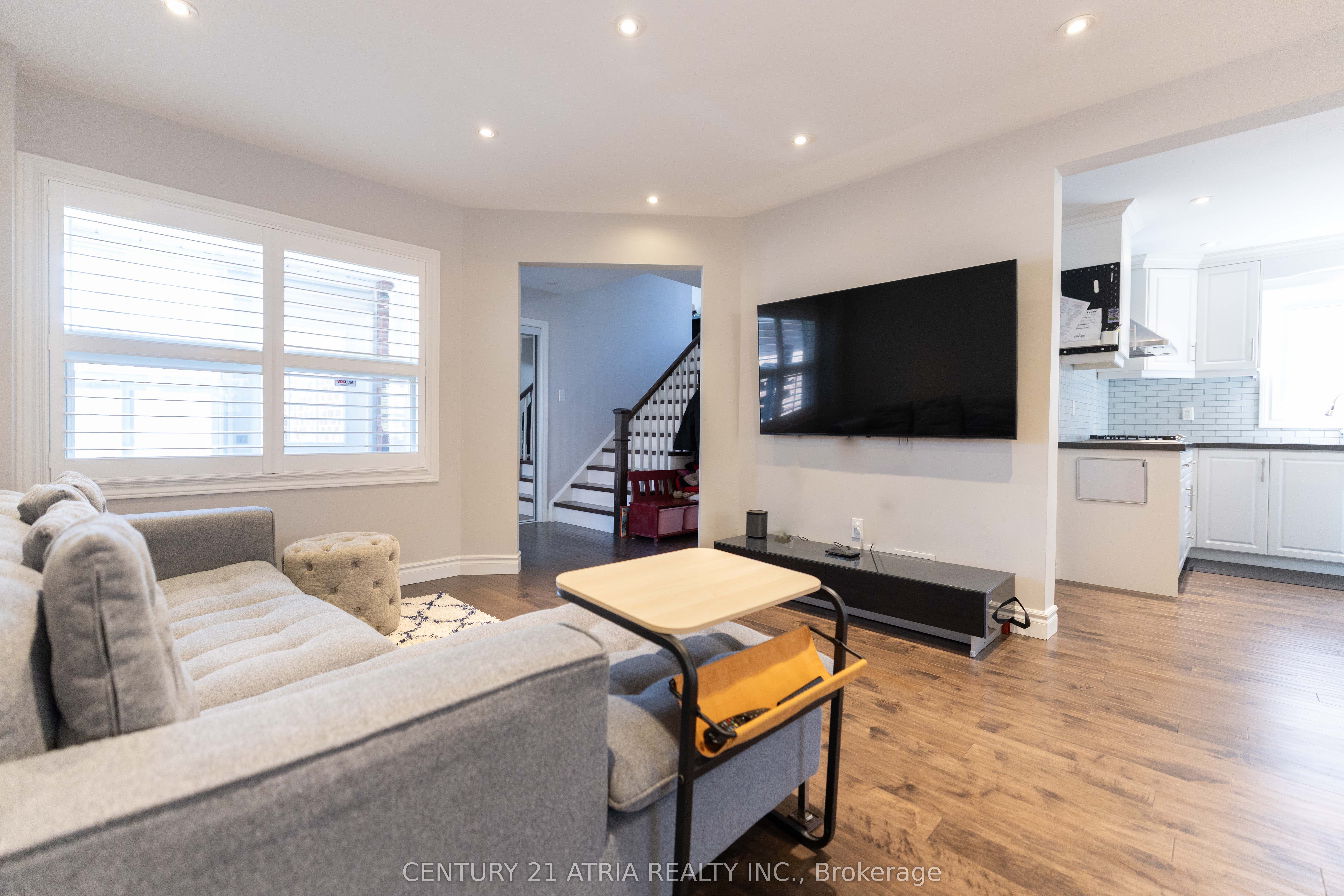 Additional image 3 of 35 Versailles Court, Richmond Hill, ON, L4C 8V6