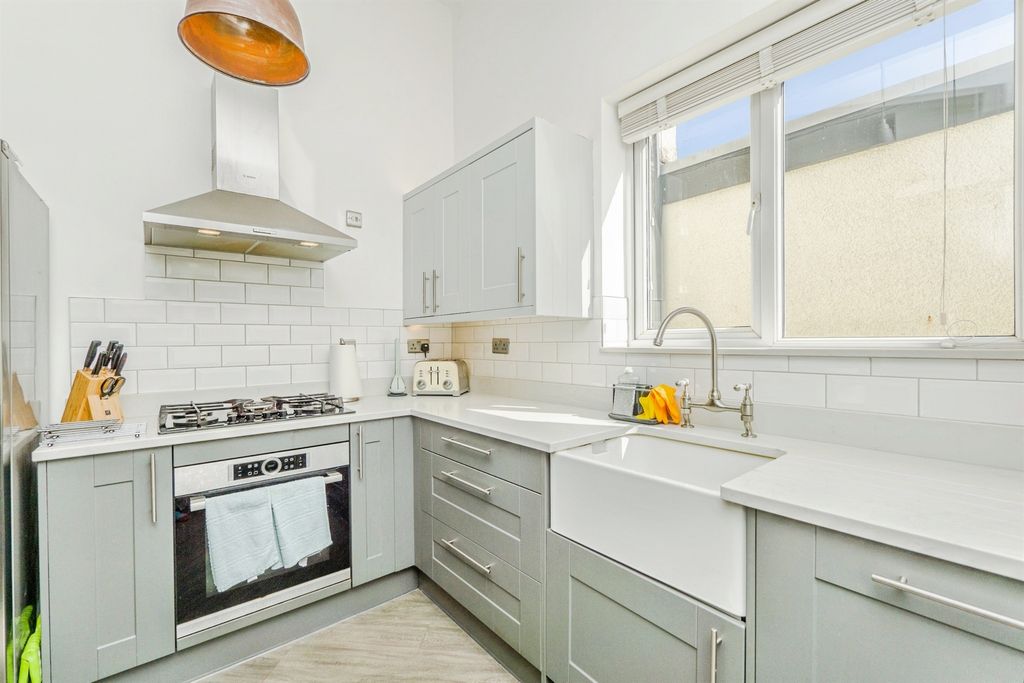 Additional image 7 of 2 bed flat for saleClaude Road, Roath, Cardiff CF24