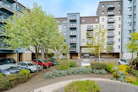 1/1 Lochinvar Drive, Granton, Edinburgh EH5