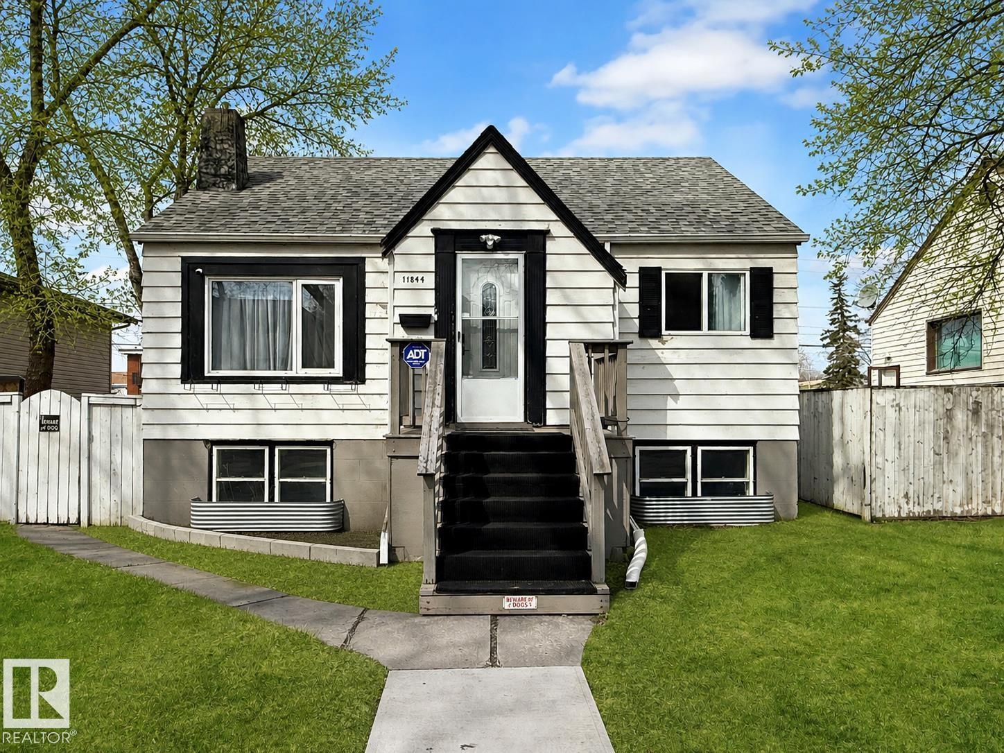 11844 96 Street NW, Edmonton, AB, T5G1V3