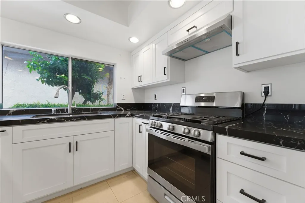 Additional image 16 of 15863 foothill Blvd, Rancho Cascades, CA 91342