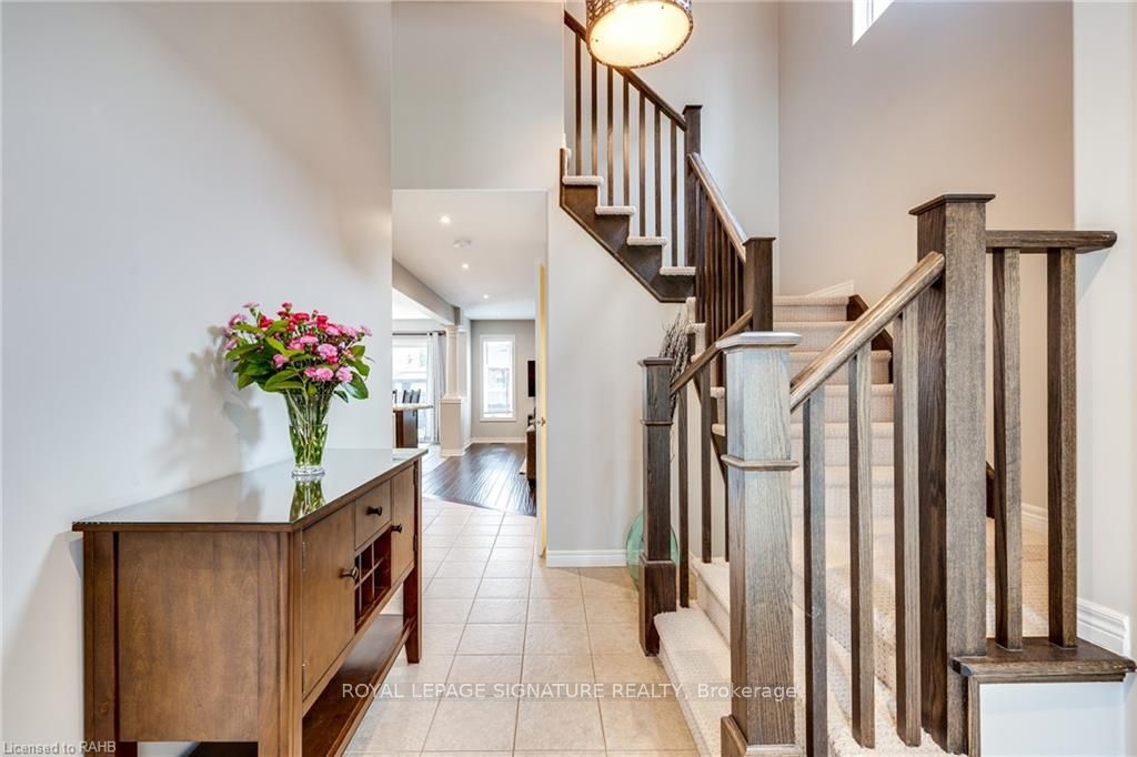 8 Blue Ribbon Way, Hamilton, ON, L0R 1C0