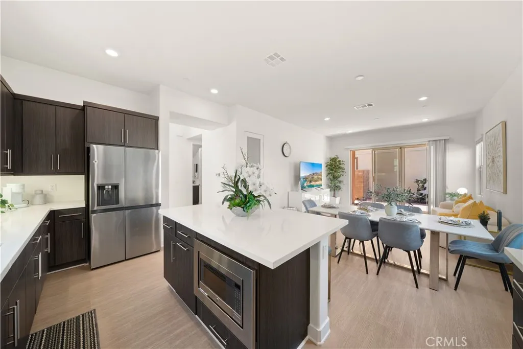 Additional image 10 of 131 Newall, Irvine, CA 92618