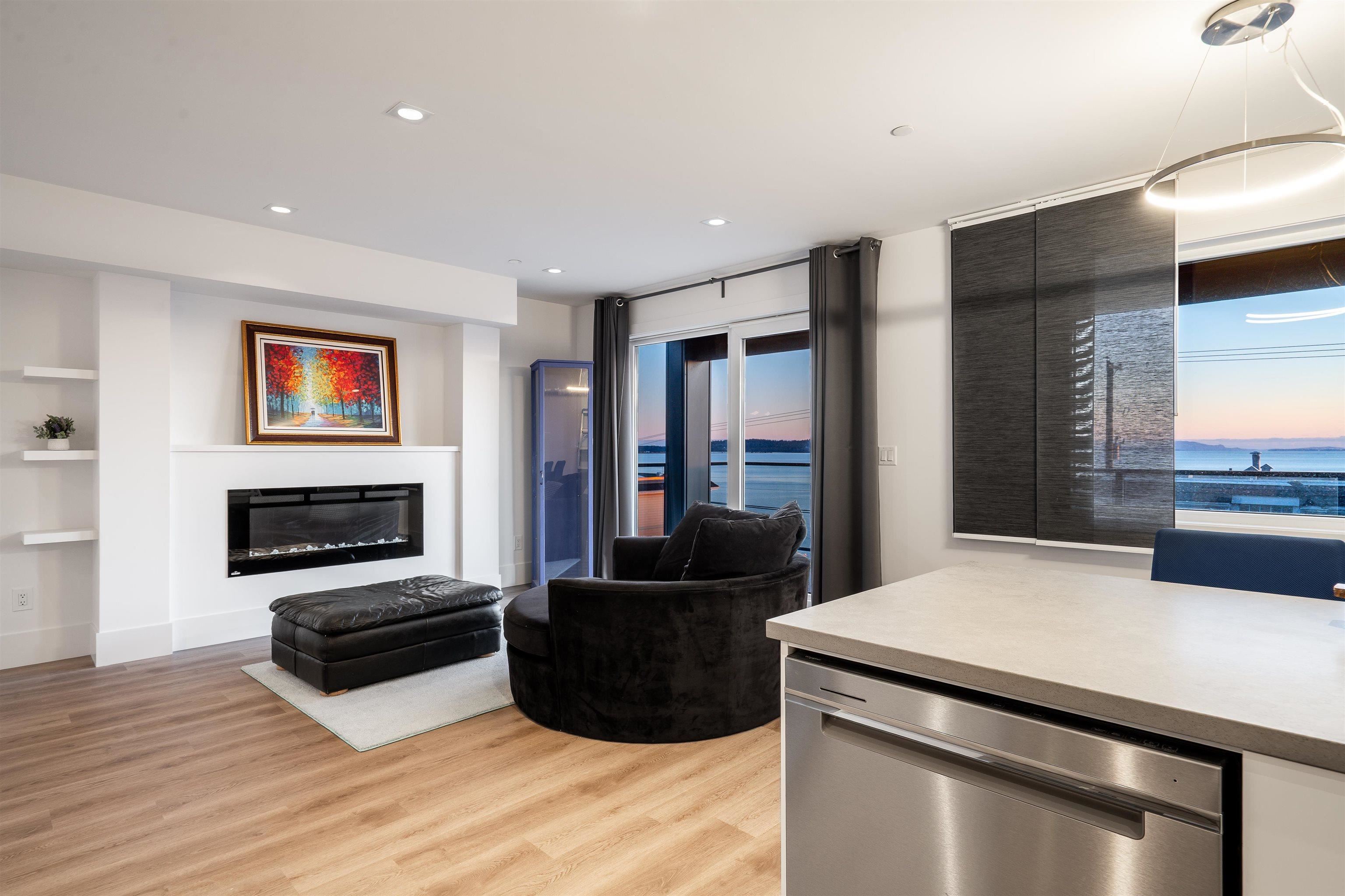 suite-15310 Victoria , White Rock, BC, V4B 1G8