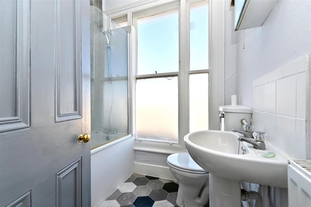 Additional image 9 of 2 bed flat for saleSpencer Road, Eastbourne BN21