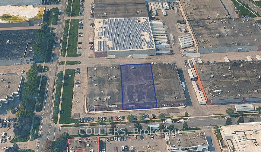 5-6-1100 Lodestar Road, Toronto, ON, M3J 2Z4