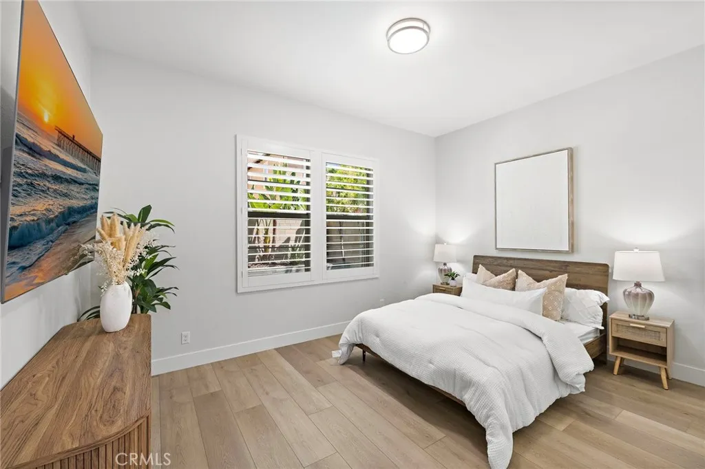 Additional image 89 of 53 Lunar, Irvine, CA 92618