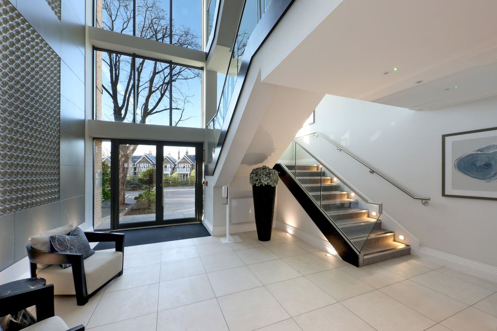 Additional image 3 of 4 bed flat for sale24 Glen Island Taplow, Maidenhead SL6