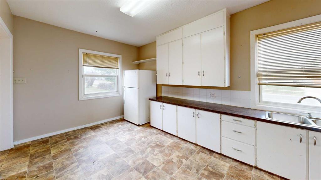 Additional image 2 of 4903 53 Avenue, Whitecourt, AB, T7S 1A2