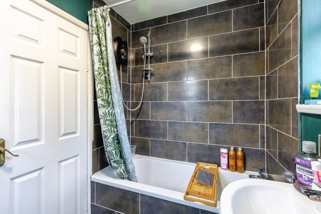 Additional image 16 of 2 bed semi-detached house for saleKettlethorpe Road, Wakefield, West Yorkshire WF2