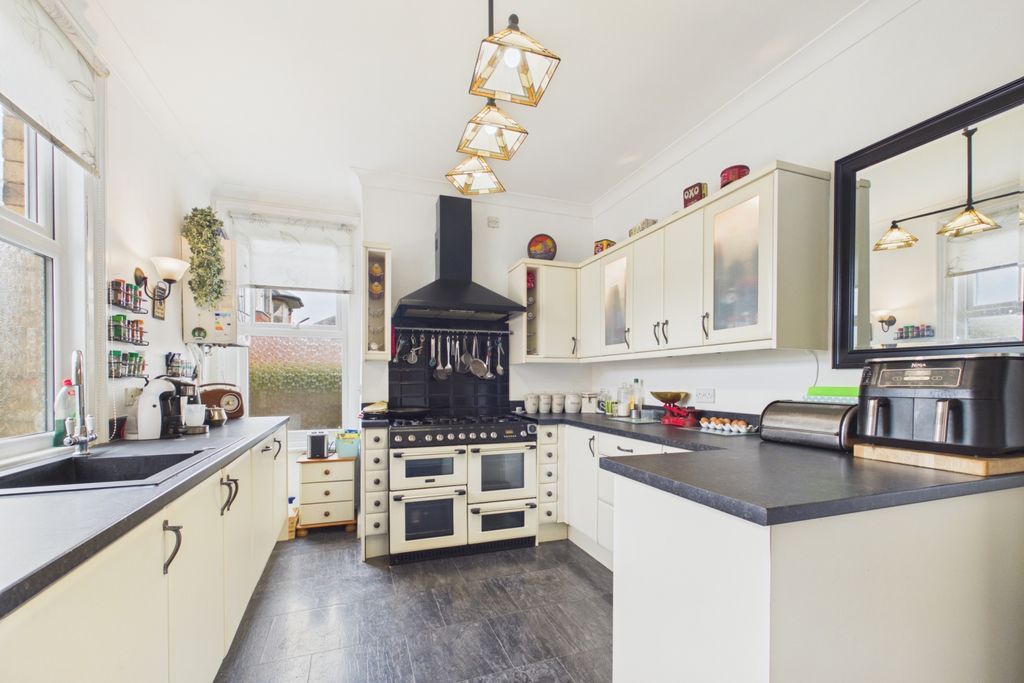 Additional image 6 of 3 bed flat for saleGloucester Road, Ross-On-Wye, Herefordshire HR9