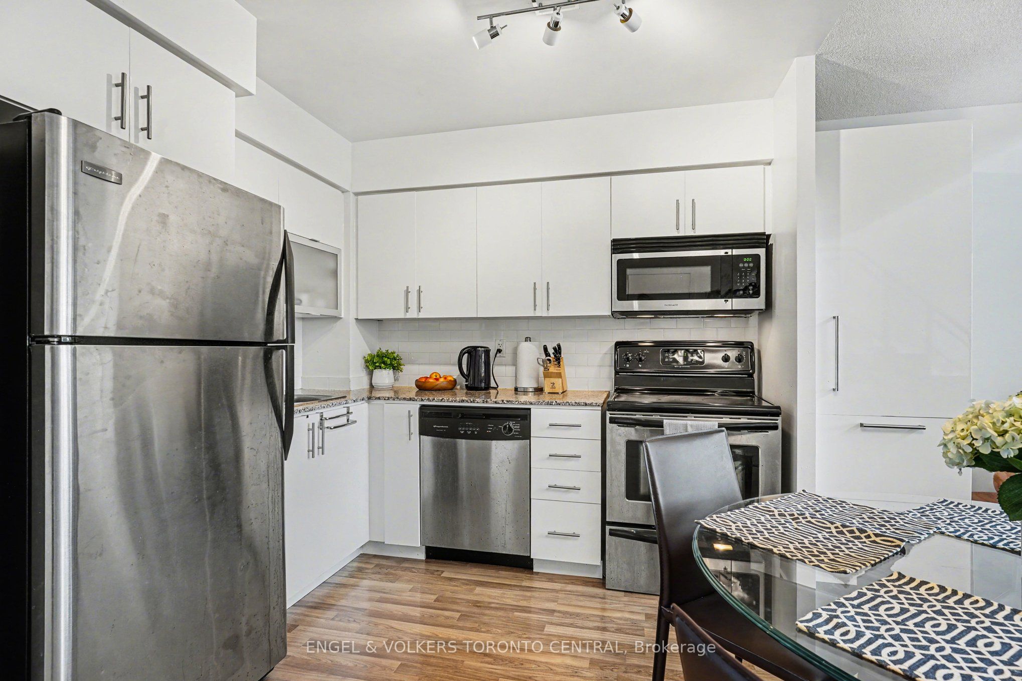 Additional image 5 of 207-80 Western Battery Road, Toronto, ON, M6K 3S1