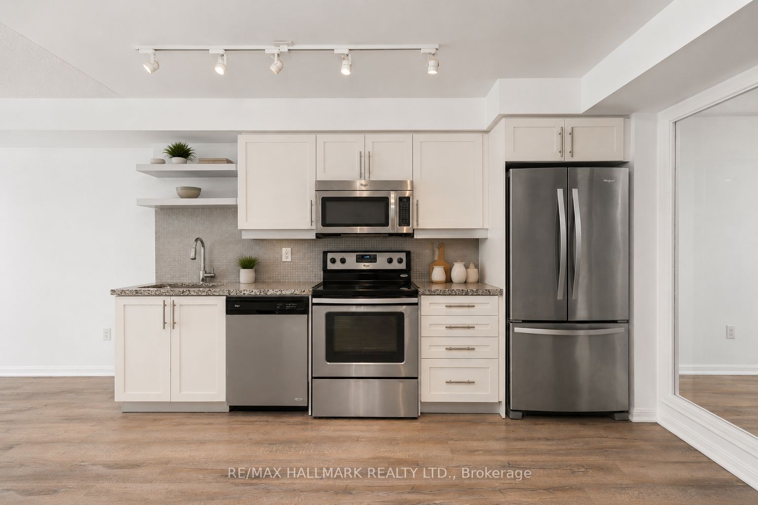Additional image 5 of 502-400 Adelaide Street E, Toronto, ON, M5A 4S3