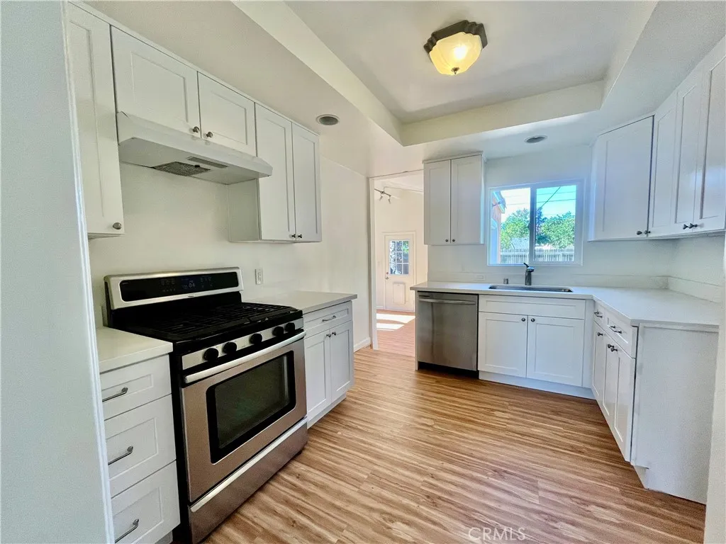 7339 White Oak Ave, Reseda, CA 91335 photo 5