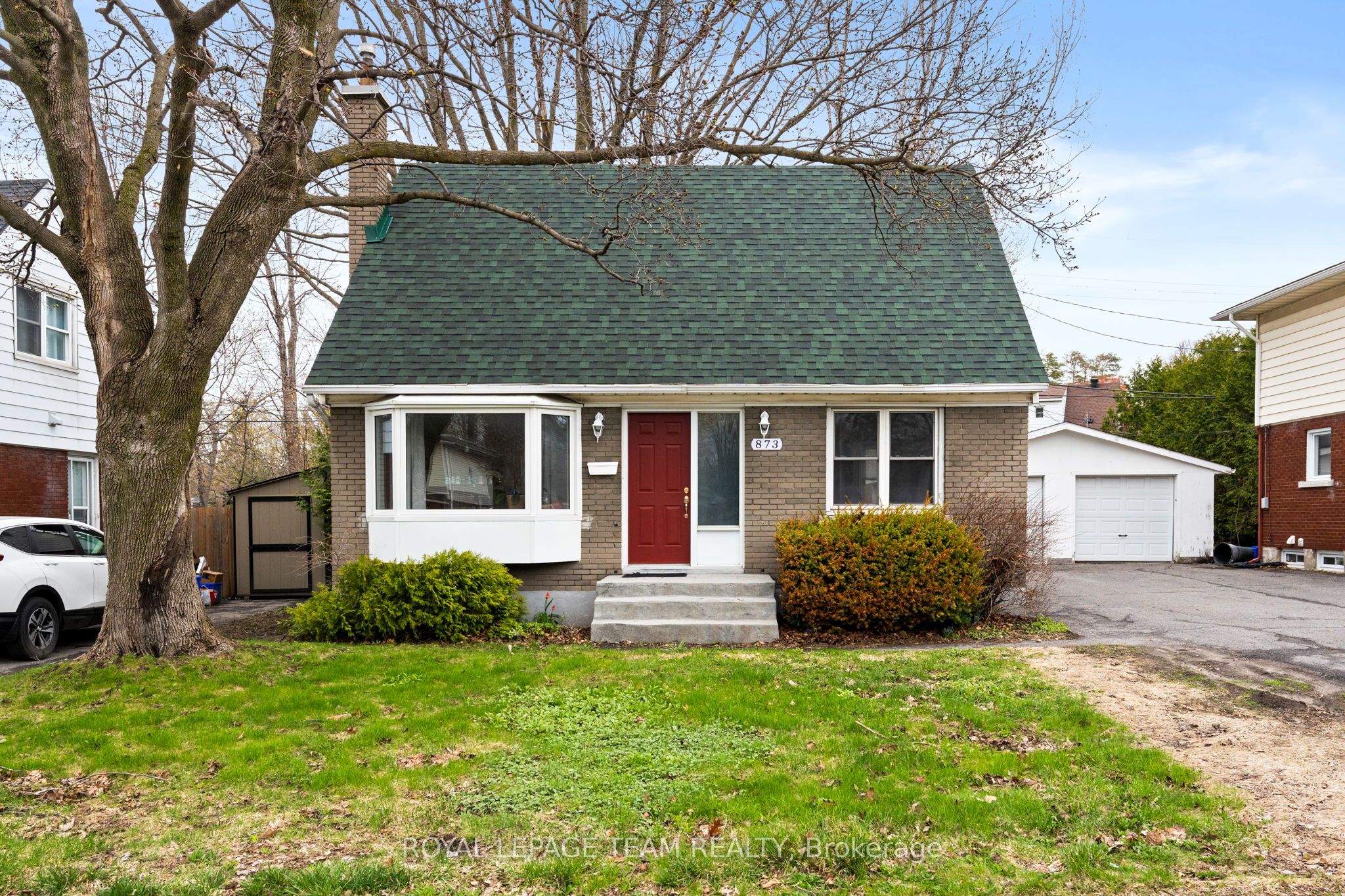 873 Smyth Road, Ottawa, ON, K1G 1P4