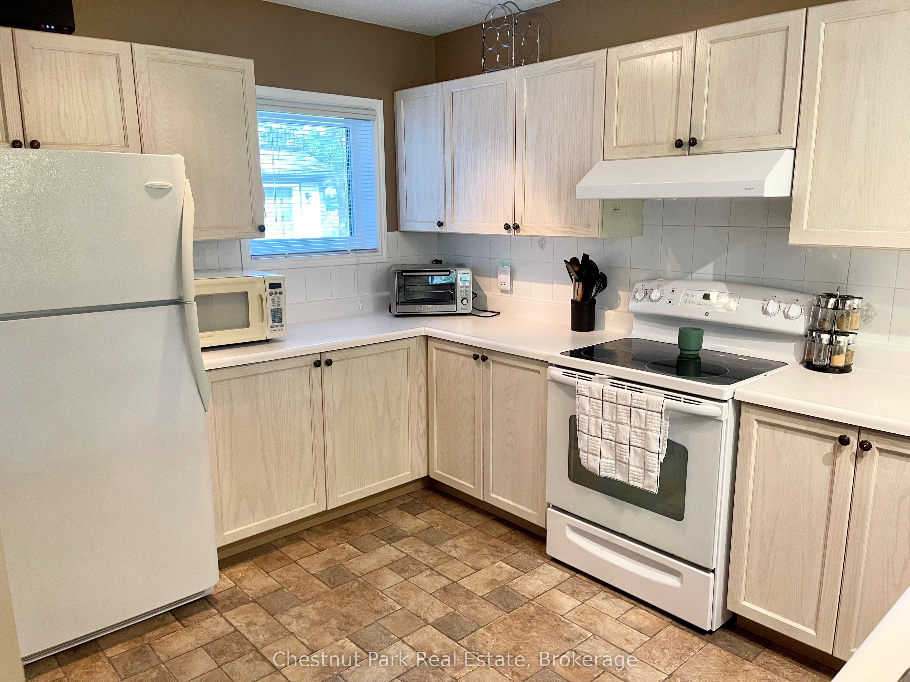 Additional image 3 of 812 Suncrest Circle, Collingwood, ON, L9Y 5C7