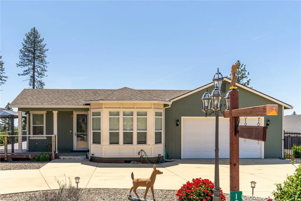 1674 Flicker Ln, Paradise, CA 95969 photo 2