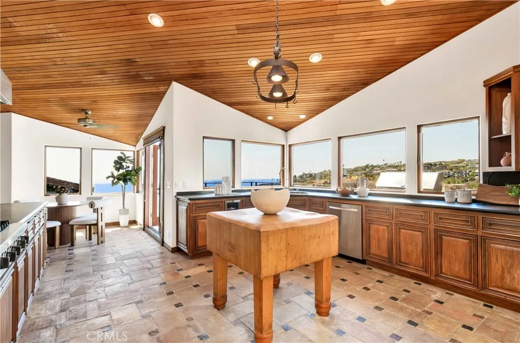 Additional image 67 of 1992 San Remo Dr, Laguna Beach, CA 92651