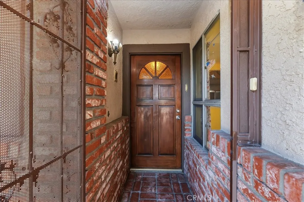 Additional image 3 of 305 E Citron Street, Corona, CA 92879