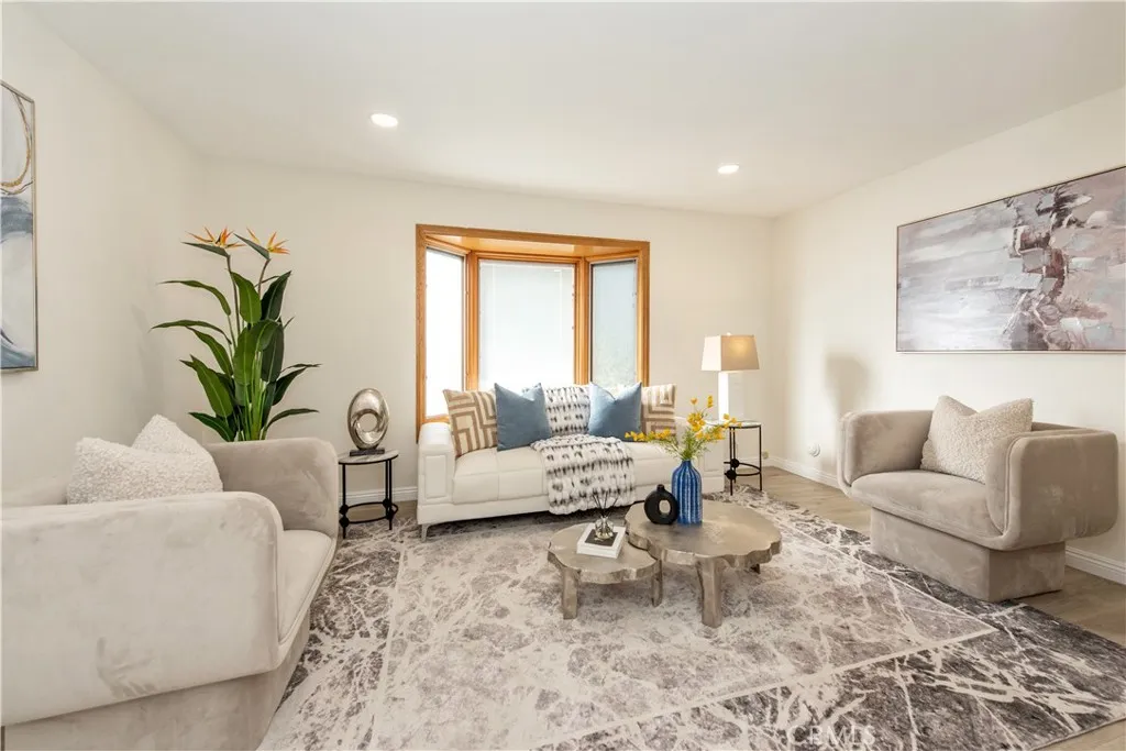 Additional image 21 of 19 Alabaster, Irvine, CA 92614