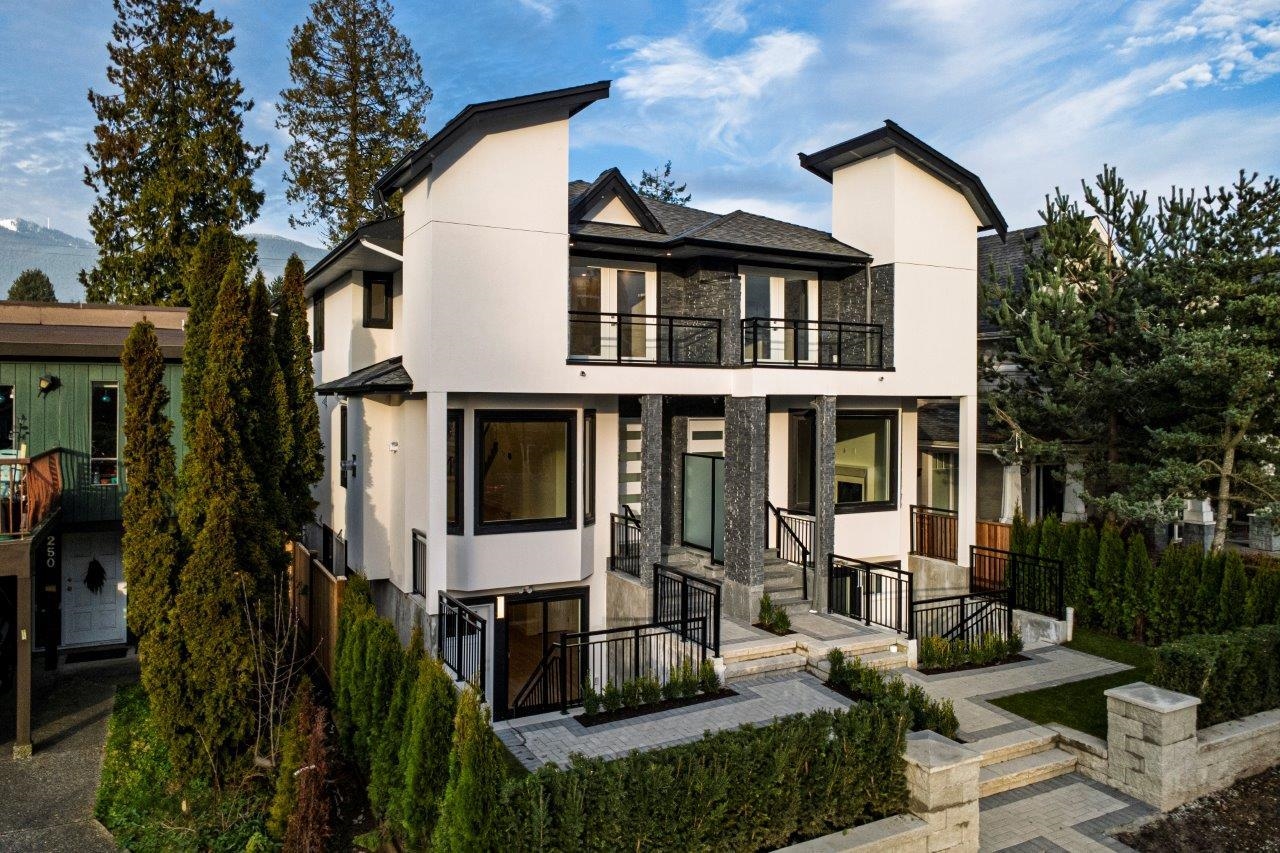 Additional image 2 of 254 18th Street E, North Vancouver, BC, V7L 2X6