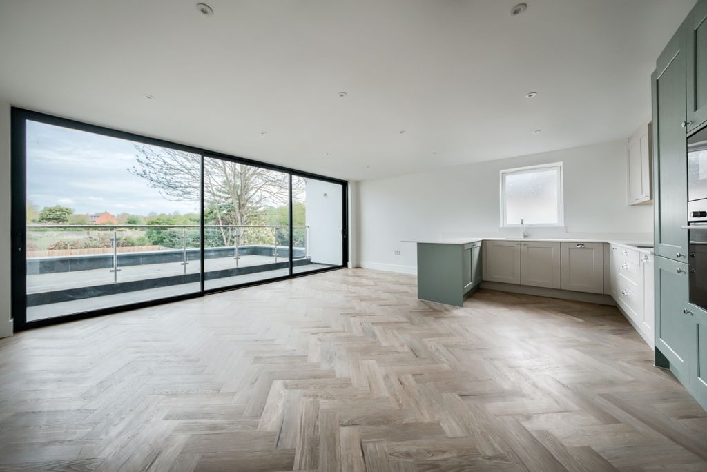 Additional image 5 of 2 bed flat for saleFlat 4, Benson Road, Stratford-Upon-Avon CV37