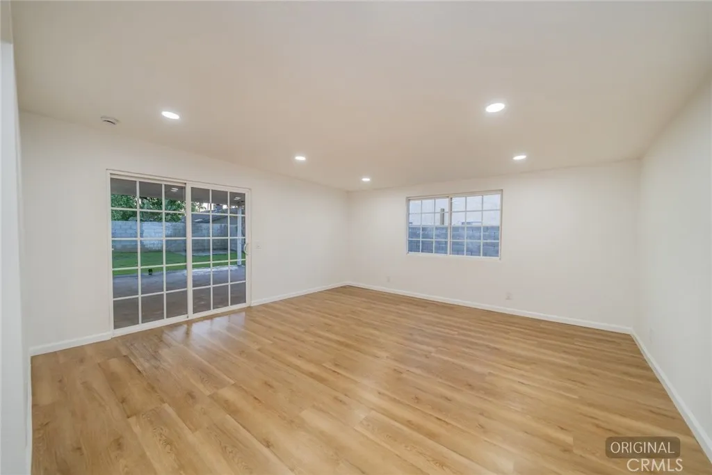 Additional image 41 of 555 N Chestnut Ave, Rialto, CA 92376